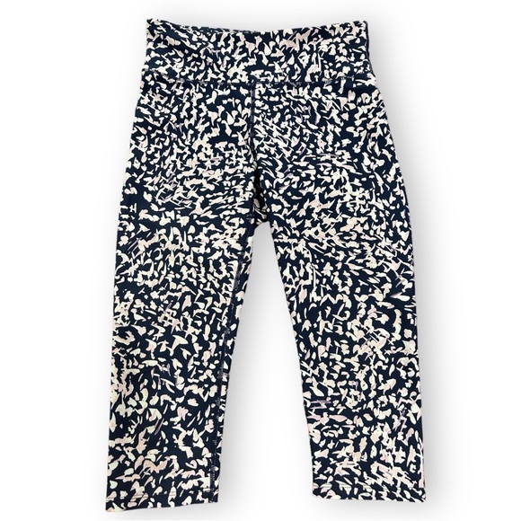 Rockwear Capri Leggings Black White and Lavender Pattern Gymwear Activewear - Picture 3 of 10